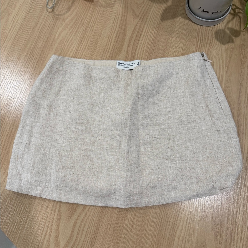 Abercrombie & Fitch Light Tan Skort , linen 
Brand new with tag 
Size small